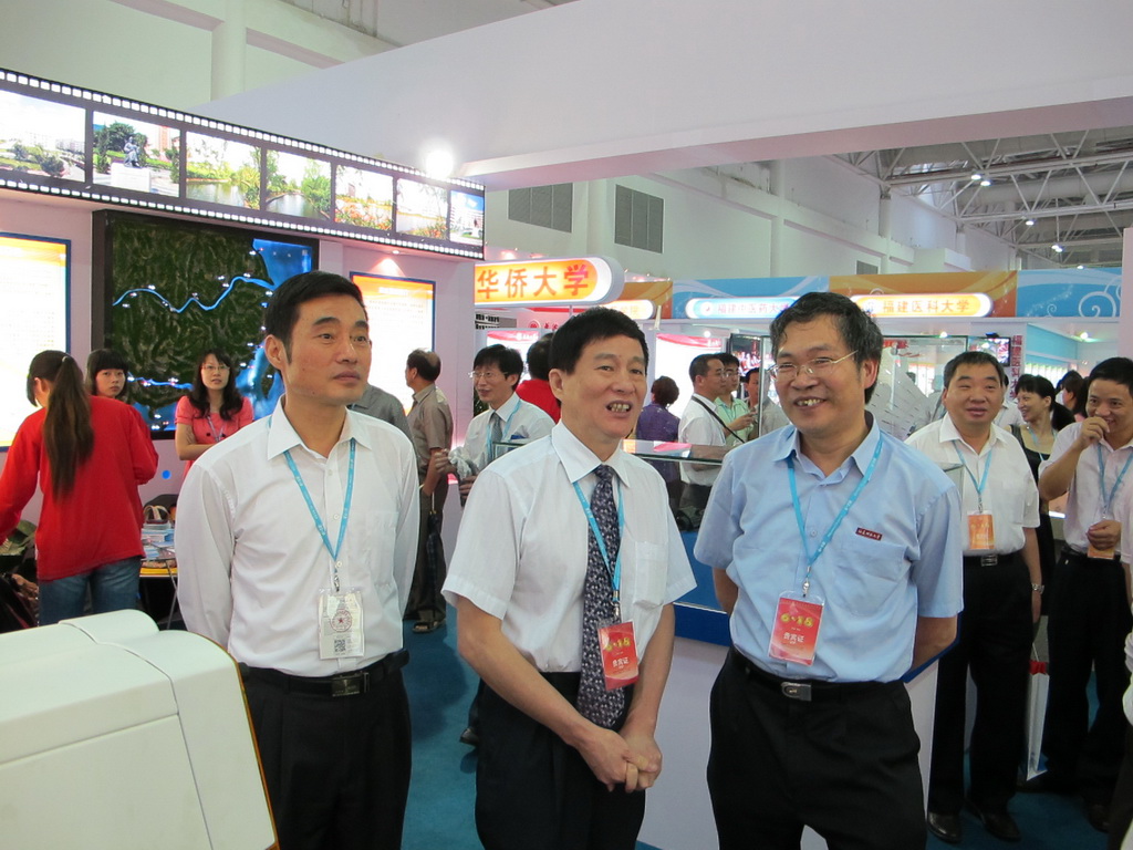 郑传芳书记到九游平台（中国）展馆指导