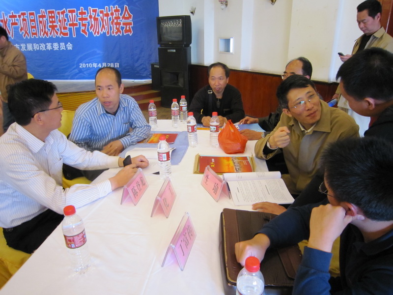 企业代表与九游平台(中国)教授现场交流